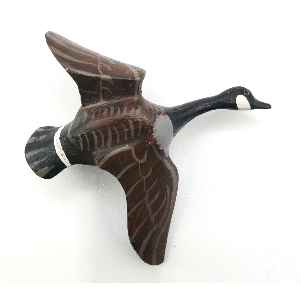 Vintage Carved‎ Wood Canada Goose Bird Brooch Pin Flying Waterfowl Folk Art